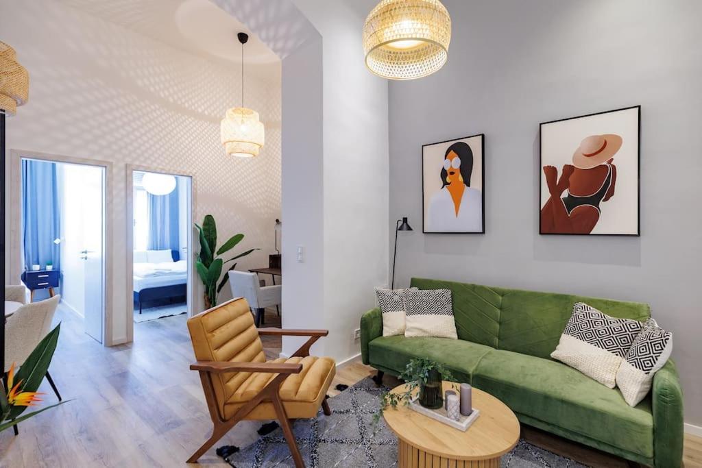 The Grove Hideaway Central 2Br Retreat Boedapest Buitenkant foto