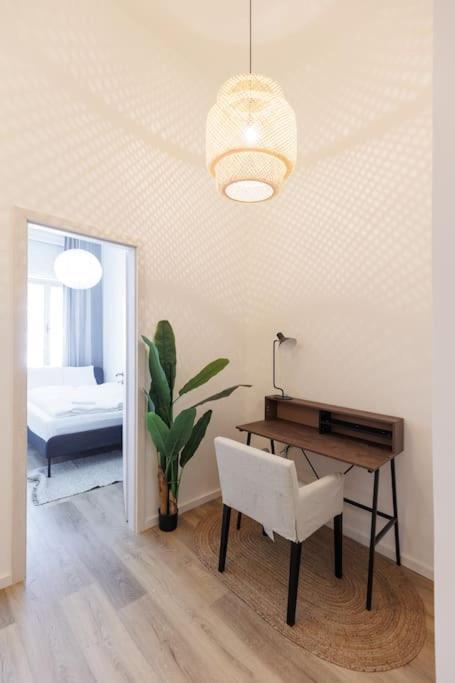 The Grove Hideaway Central 2Br Retreat Boedapest Buitenkant foto
