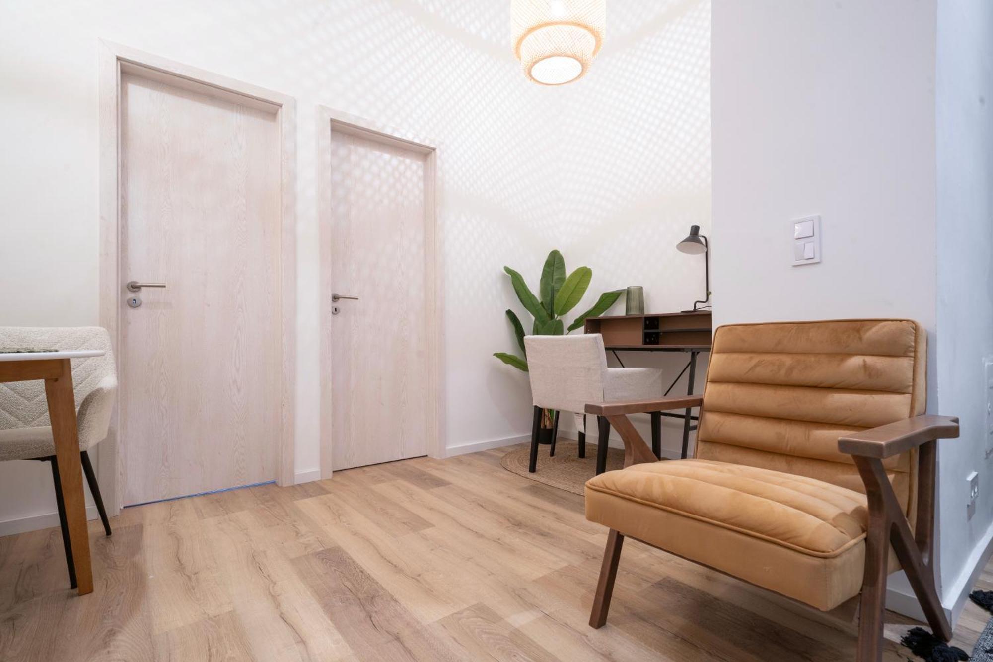 The Grove Hideaway Central 2Br Retreat Boedapest Buitenkant foto